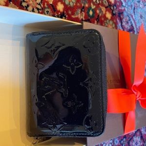Louis Vuitton Zippy Coin Purse- Black Patent Leather Monogram.